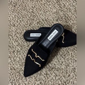 STEVE MADDEN black pointed flats with gold buckles